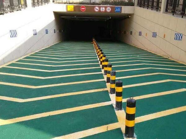 無(wú)震動(dòng)防滑坡道施工